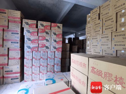 頂風作案！?？谝粋}庫暗藏2000箱不可降解塑料制品，傘業涉案